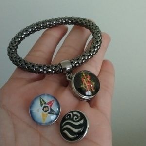 Charm bracelet elastic with magnet clip on interchangeable charms